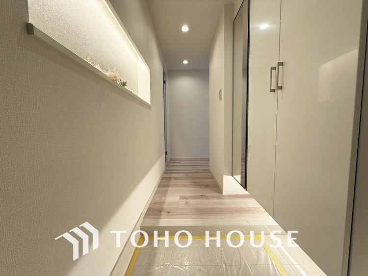 玄関 優しい雰囲気の玄関、家族の帰りを暖かく迎えてくれます