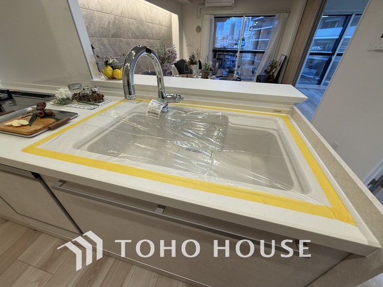 その他 浄水機が内蔵されている便利なシャワー水栓タイプのシンクです