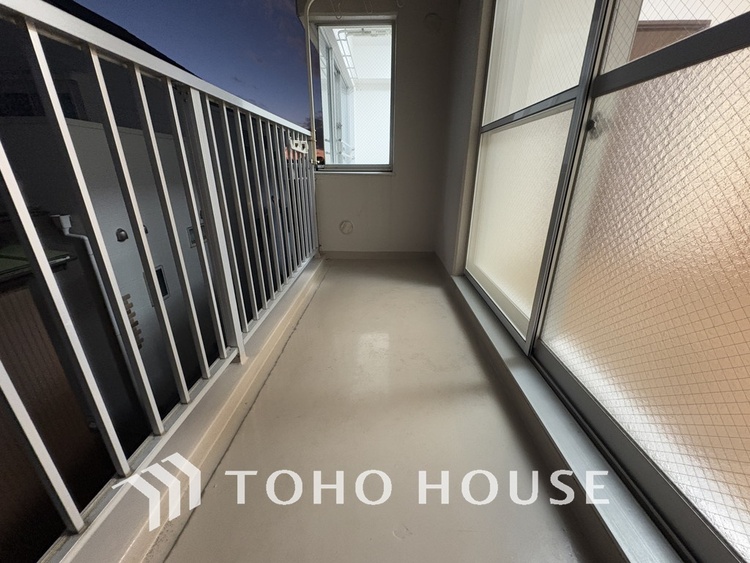 バルコニー 陽当たり良好なバルコニー