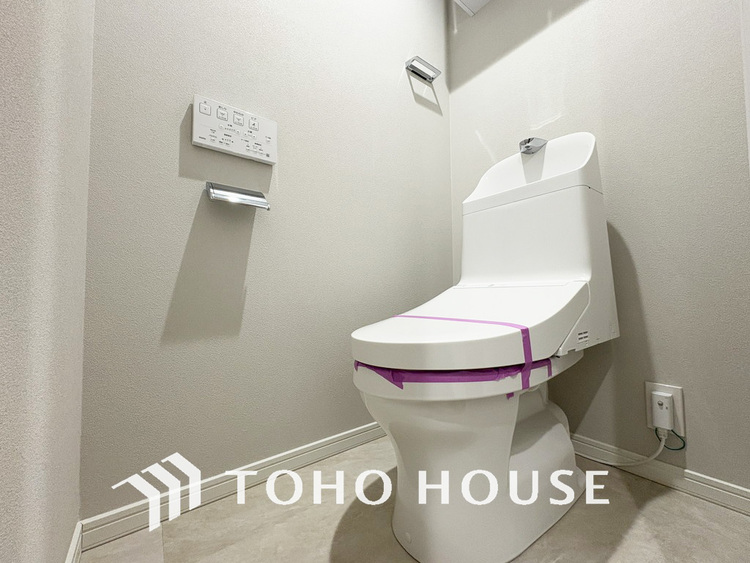 トイレ 清潔な洗浄機能付温水シャワートイレ