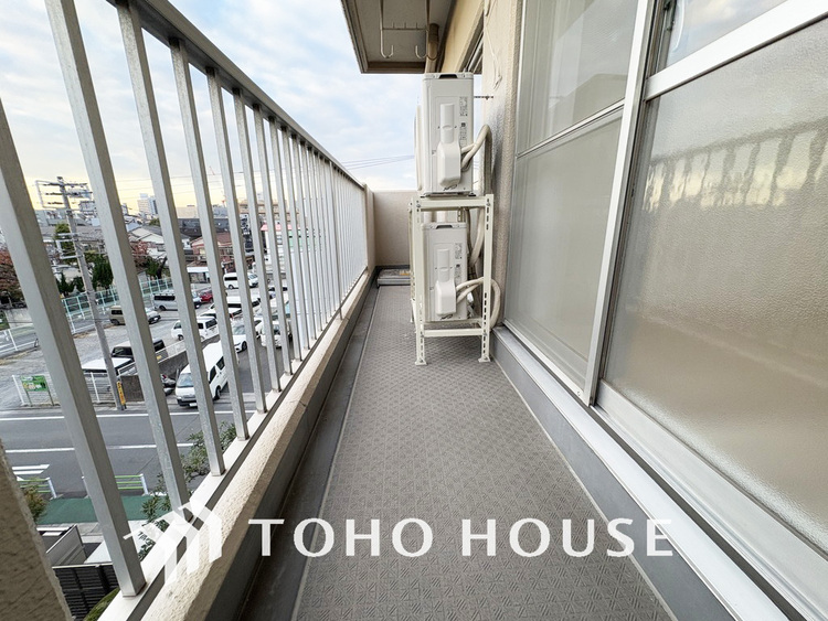 バルコニー 陽当たり良好なバルコニー