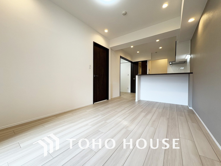 内装 広がりのある住空間、家族が集まるリビング・ダイニング