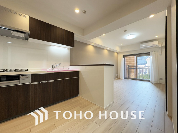 内装 柔らかな陽のそそぐ心地よいリビングダイニング