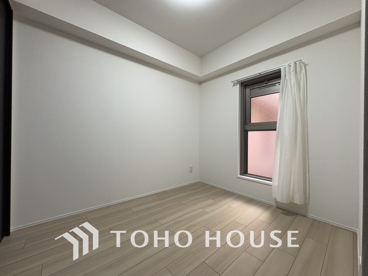 内装 採光もある洋室は、くつろぎのひと時を過ごすのにぴったり