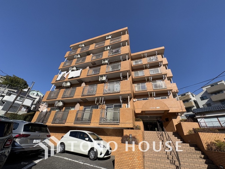 外観 〜南西向きのため陽当たり良好〜各居室収納付き、リノベーション住戸〜