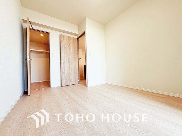 内装 シンプルですっきりとした室内は飽きのこない居心地の良い雰囲気