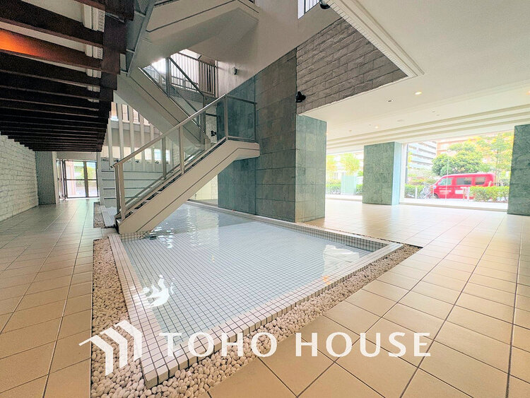 エントランス 落ち着いた色合いのエントランス