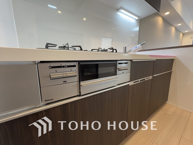 キッチン シンプルな部屋の雰囲気に溶け合うナチュラルキッチン