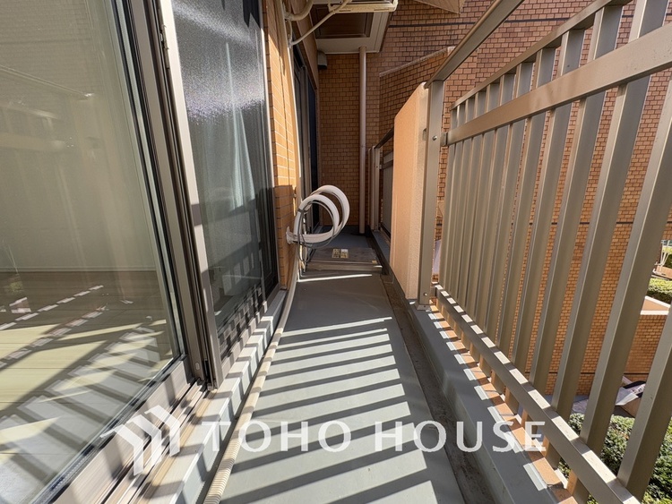 バルコニー 陽当たり良好なバルコニー