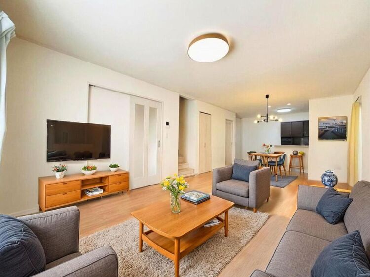 居間 家具はCG加工となります