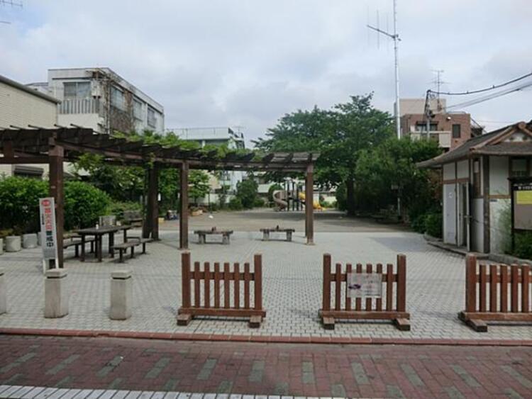 周辺 春日公園	160m