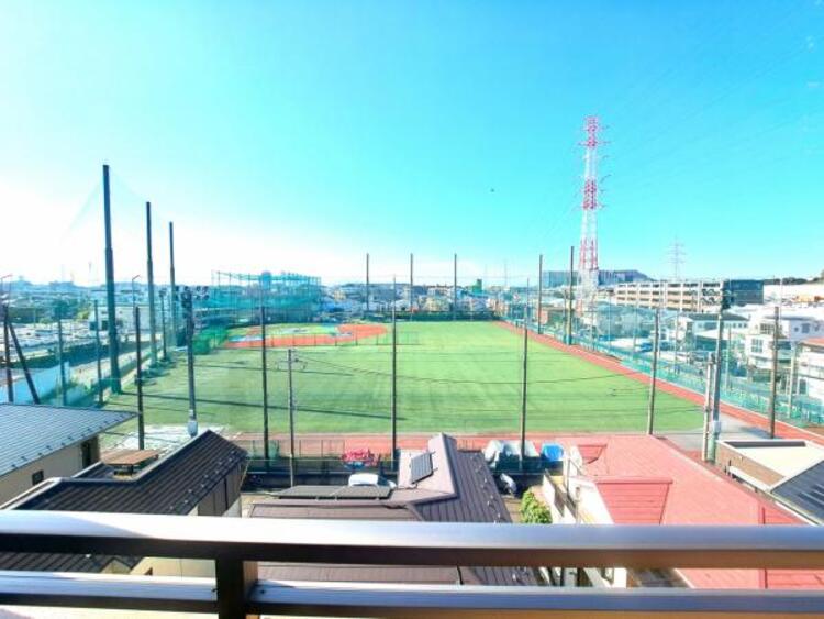 その他 開放感のある眺望。季節による景色の変化を　日常の生活と共に感じてください。