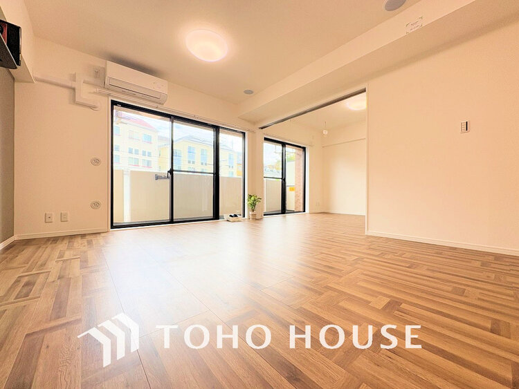 内装 家族みんなが爽やかに過ごせるように、光をたっぷり取り込んだLDK