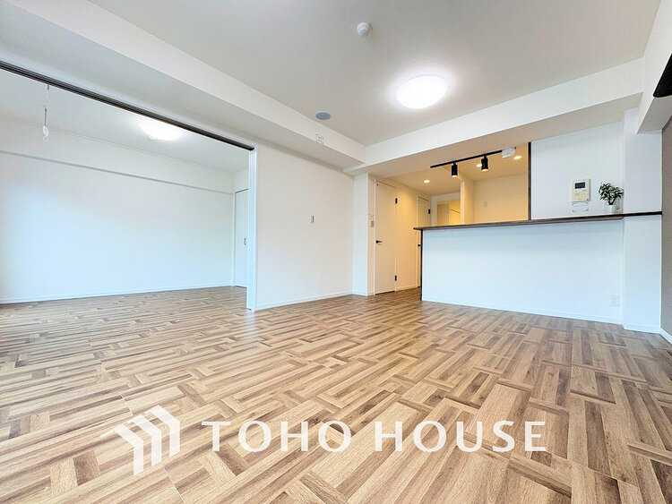 内装 上質な時間を育む暮らしのメインステージ。寛ぎとコミュニケーションを育む居心地のよい場所