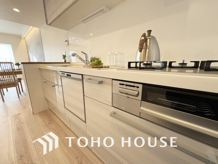 キッチン シンプルな部屋の雰囲気に溶け合うナチュラルキッチン