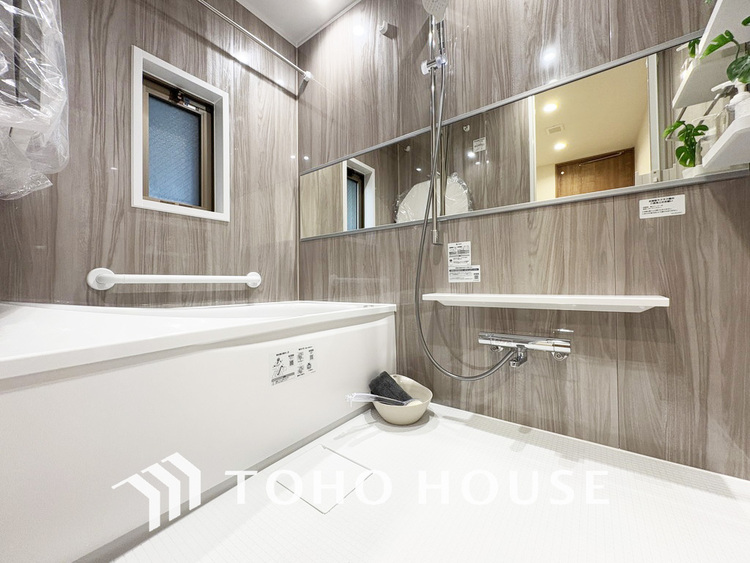 風呂 一日の疲れを癒すバスルームは、心地よいリラックスを叶える清潔感溢れる空間