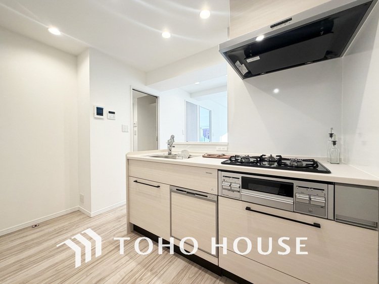 キッチン シンプルな部屋の雰囲気に溶け合うナチュラルキッチン