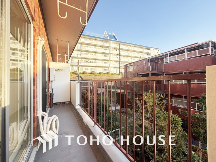 バルコニー 陽当たり良好なバルコニー