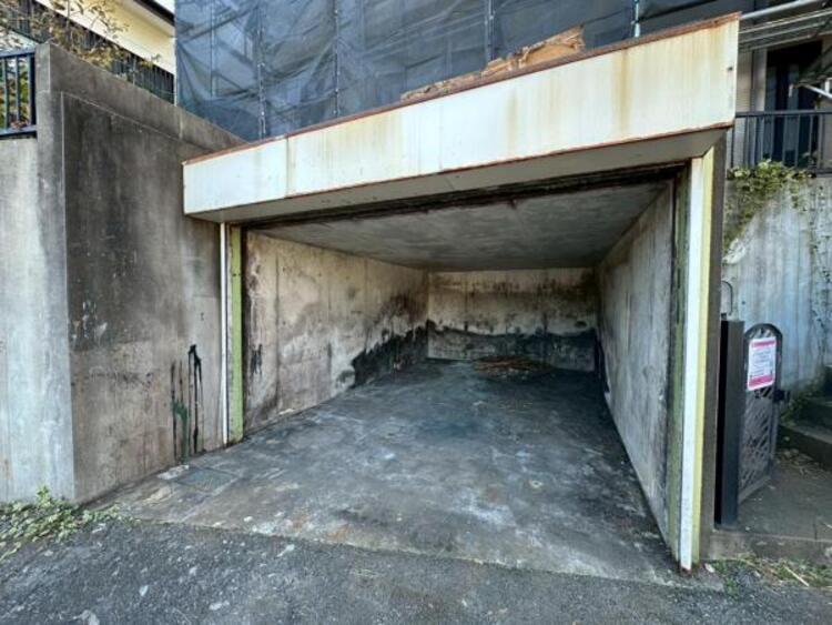 駐車場 ※車庫高2メートル5センチ