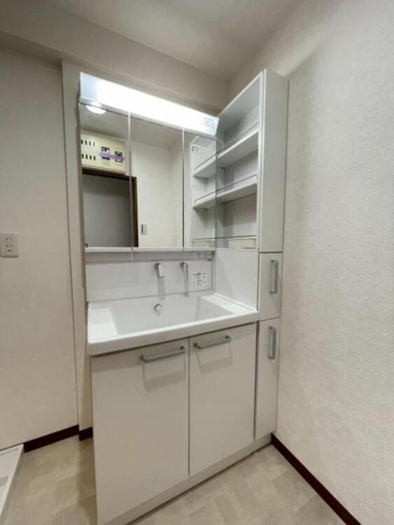 洗面 忙しい朝にも落ち着いて身支度ができるゆとりある洗面スペース 