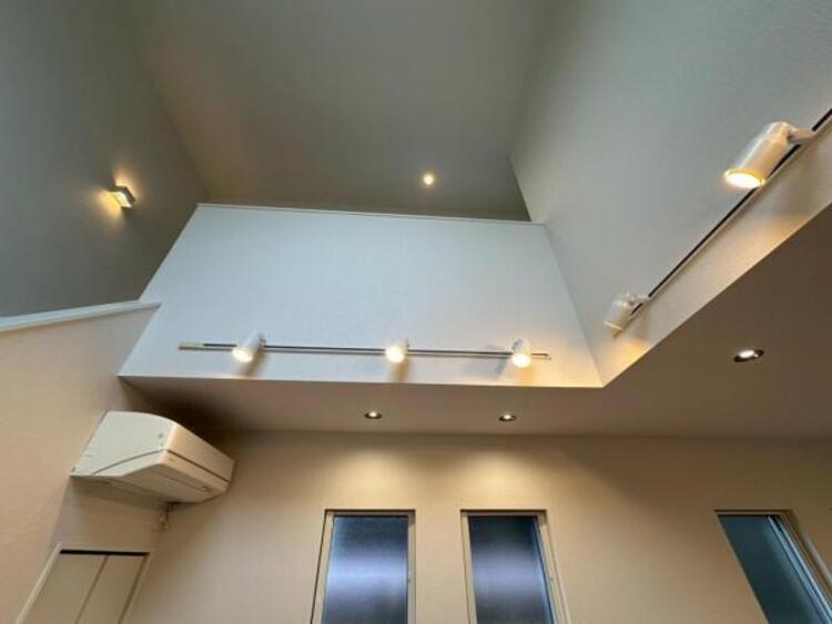 内装 スポットライトがおしゃれ空間を演出