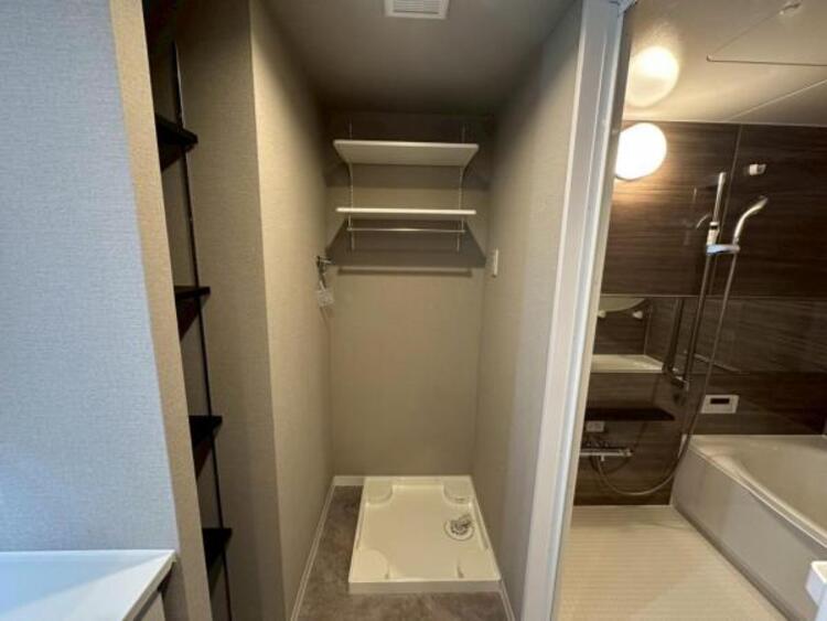 洗面 万一の水漏れにも床への漏水を防ぐ、防水パン設置済み！ 