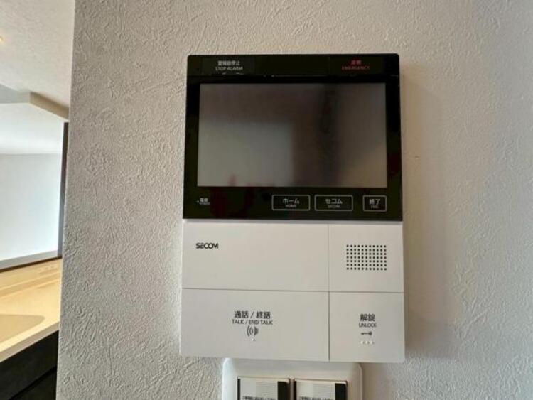 設備 お子様のお留守番時も、鍵の開錠前に確認ができ安心のモニターインターホン。 