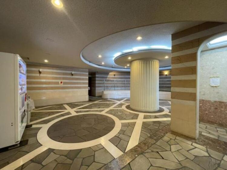 その他 明るく清潔感のあるロビー。自販機などもあり、管理体制良好です。