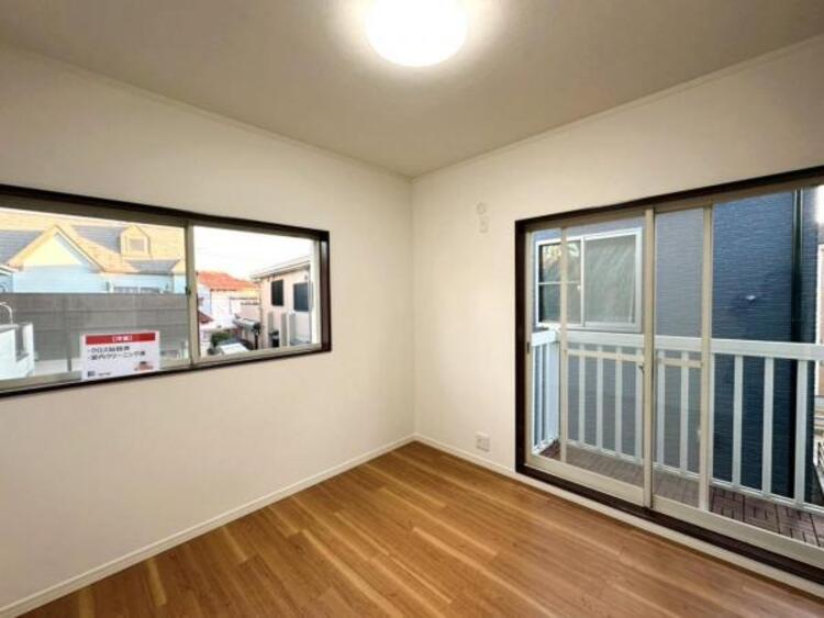 内装 子供部屋にぴったりな洋室。明るい空間で成長を見守ります 