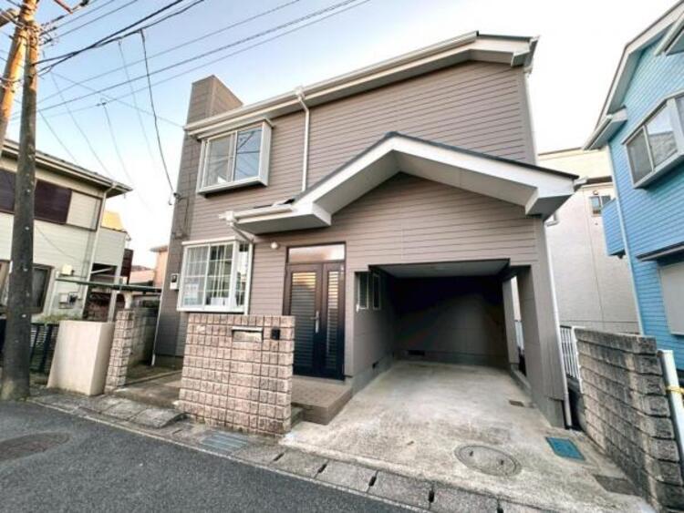 外観 徒歩圏内にスーパー・コンビニや小中学校が揃う、落ち着きある住環境です！