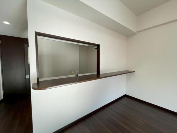 キッチン お料理中も会話の弾む対面式のカウンターキッチンです 