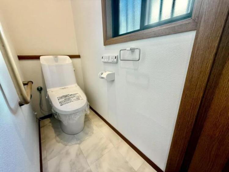 トイレ 毎日使うトイレは落ち着きと清潔感のあるデザイン