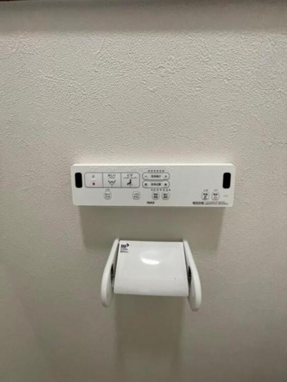 トイレ トイレはワンタッチ式の操作パネルで快適です！