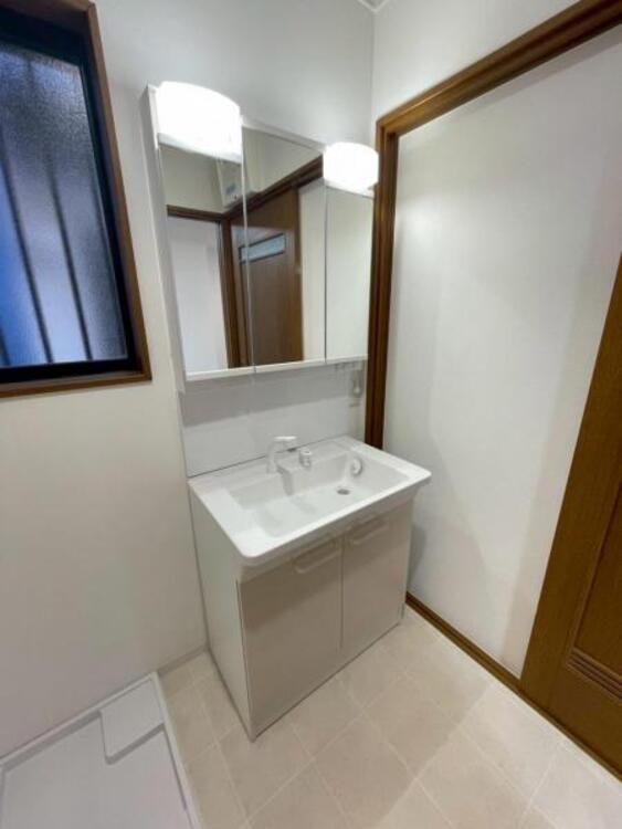 洗面 忙しい朝にも落ち着いて身支度ができるゆとりある洗面スペース 