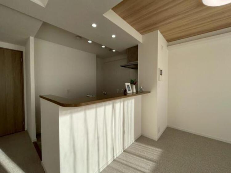 キッチン お料理中も会話の弾む対面式のカウンターキッチンです 