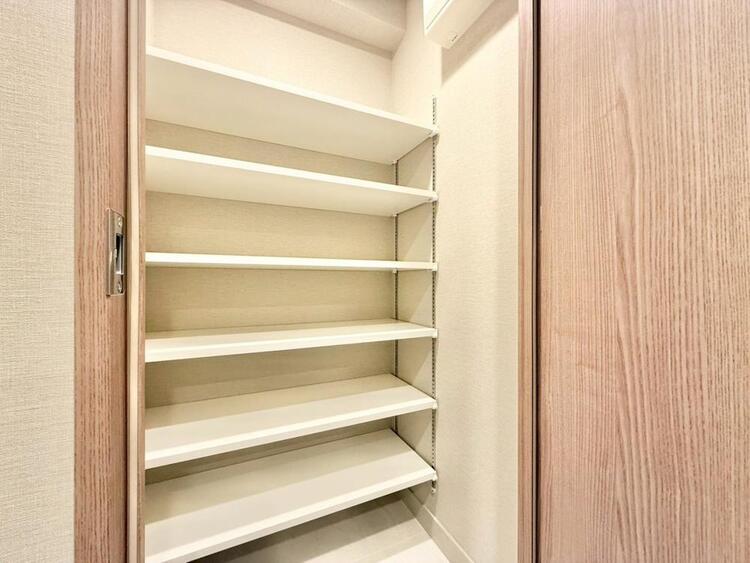 その他 家電やスーツケース、ストック品など何でも片付く嬉しい空間です。