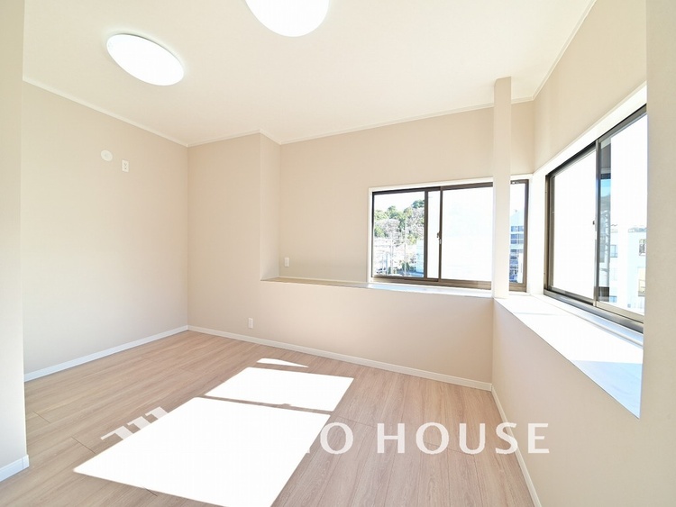 内装 シンプルですっきりとした室内は飽きのこない居心地の良い雰囲気