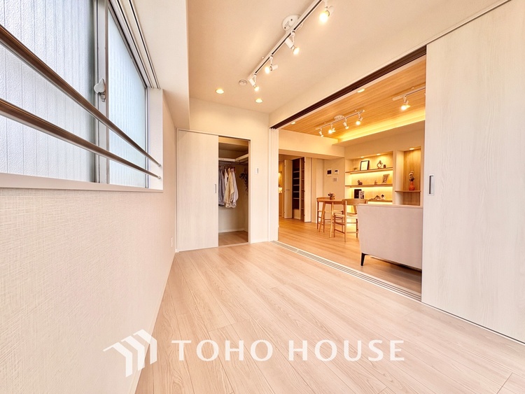 内装 寝室は一日の疲れを癒す大切な空間。快適で落ち着けるおすすめの間取りです。