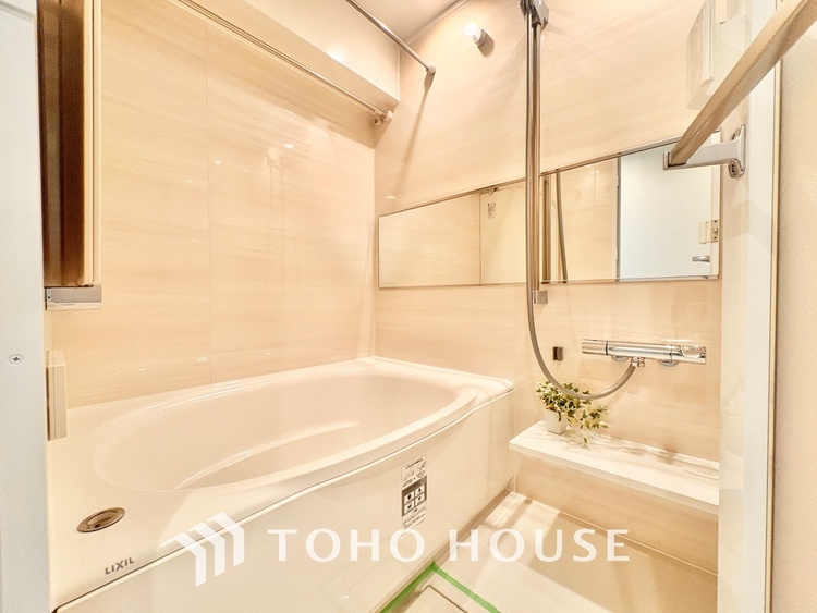 風呂 浴室は一日の疲れを癒す特別な空間。清潔感と快適性で心身ともにリフレッシュできます。