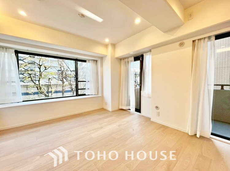 内装 ◆瀟洒な空間◆落ち着きのある彩が見事に調和させた瀟洒な空間を演出。ここに集まる家族の会話と笑顔が絶え間なく続く幸せな空間。