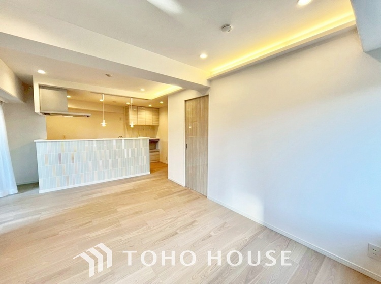 内装 「想像していた以上に広い」が写真を撮っているときの感想です。家事動線に配慮したプランによりご家族がくつろげる明るく広い空間が確保できました。