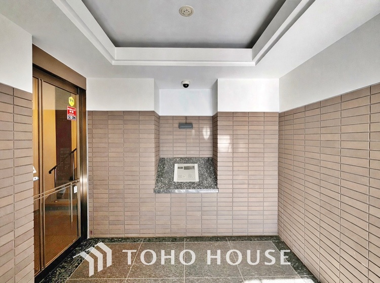 外観 オートロックや防犯設備が充実し、共用部から安心感が伝わるつくり。女性の一人暮らしやご家族でも心強い環境です。