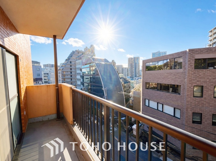 その他 太陽に愛された邸は、陽当り・通風に優れた魅力的で快適さを追求した邸宅でした。ここに住むからこそ意味がある。そんな特別感に浸りながら、毎日をお過ごしして欲しいです 。