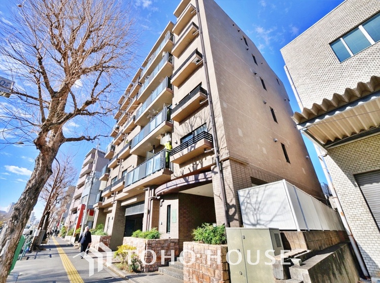 その他 飽きのこない上品な外観で、長く住むほど愛着が深まるマンション。共用部も丁寧に管理され、安心の住環境が整っています。