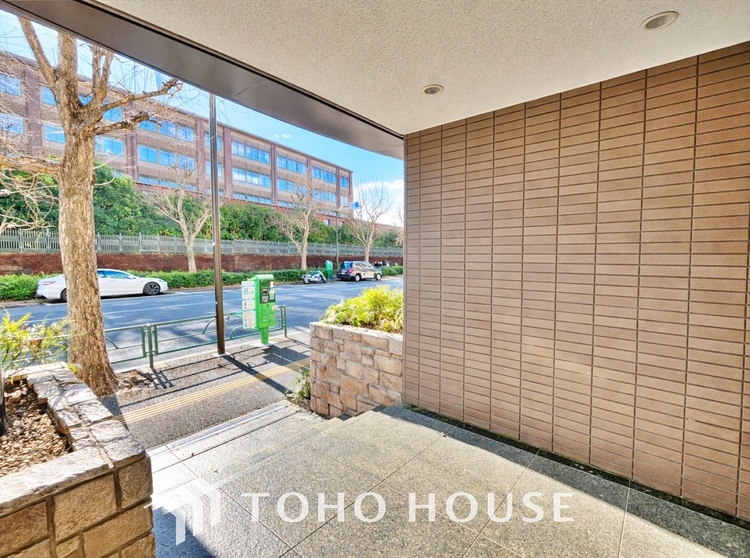 その他 ホテルのような落ち着きと高級感を感じる共用スペース。来訪者にも好印象を与えるワンランク上の空間です。