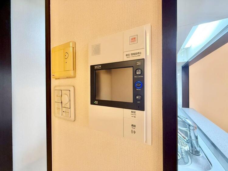 その他 誰が来てもわかる様にモニター付きインターホンを設置。