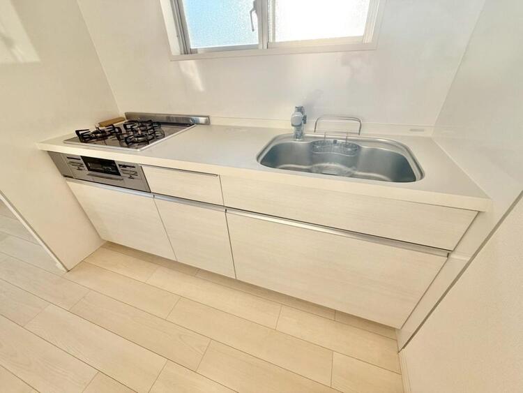 その他 開放感のあるキッチンスペース。調理をしながら、会話も弾みそうですね。