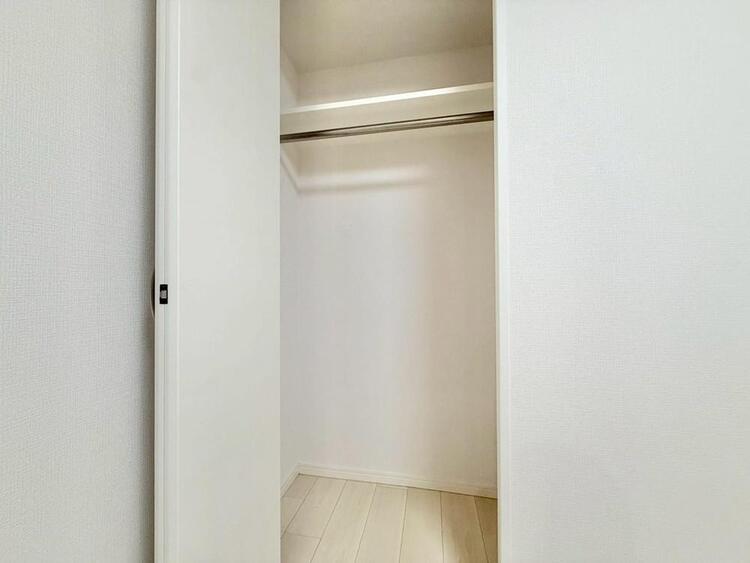 その他 収納スペースが付いていて、お部屋を広く使っていただけます。