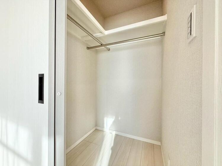 その他 収納スペースが付いていて、お部屋を広く使っていただけます。