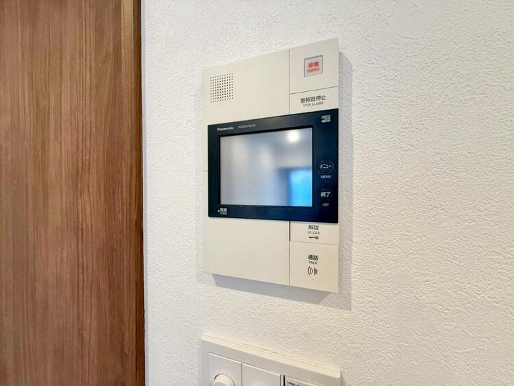 その他 誰が来てもわかる様にモニター付きインターホンを設置。